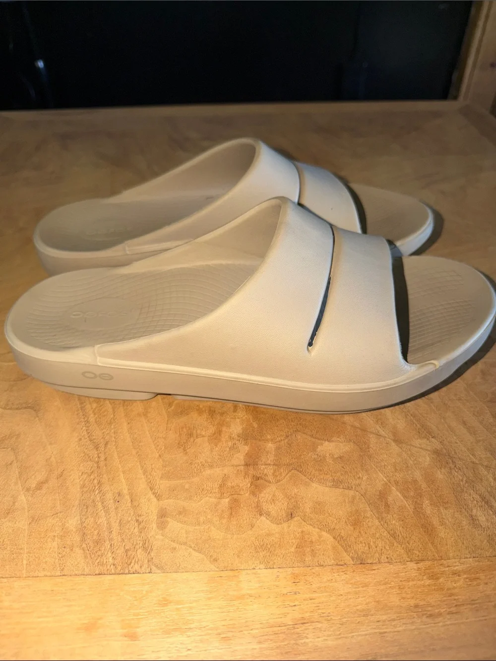 Oofos Ooahh Slides Men’s Size 11